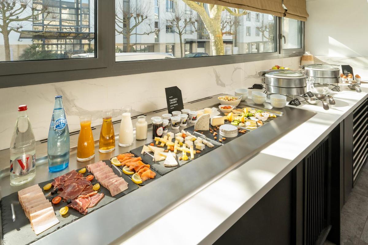 Nourriture dans l'hôtel ou à proximité
