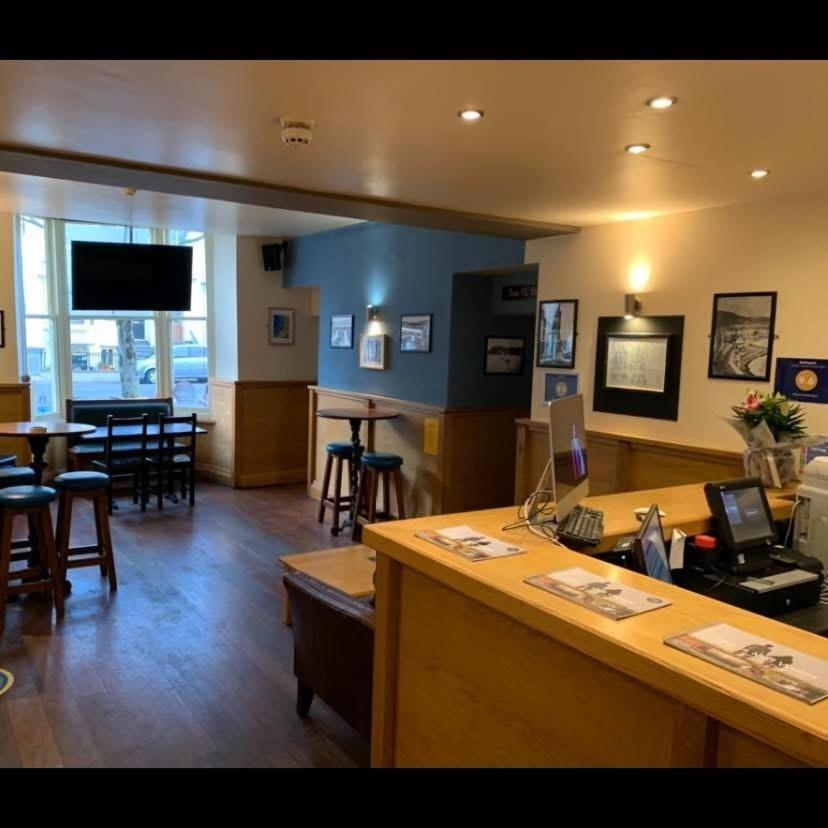 Harry's Hotel & Restaurant - Housity