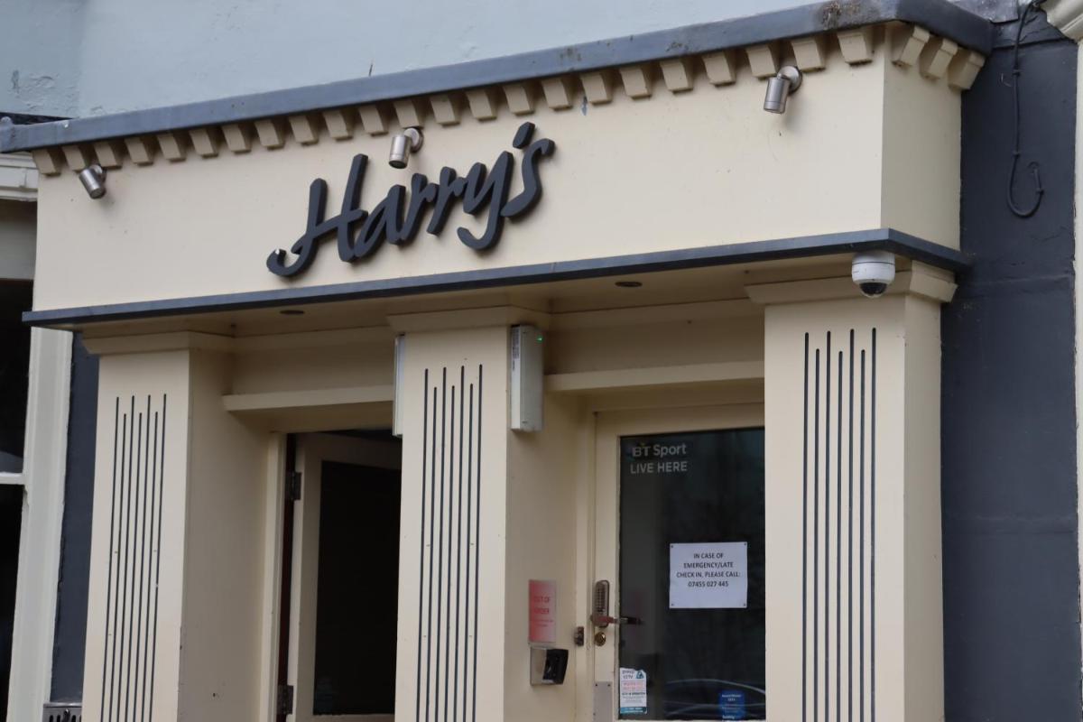Harry's Hotel & Restaurant - Housity