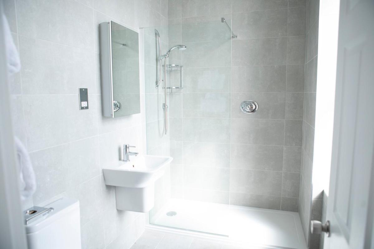 The Royal Duchy Hotel - Housity