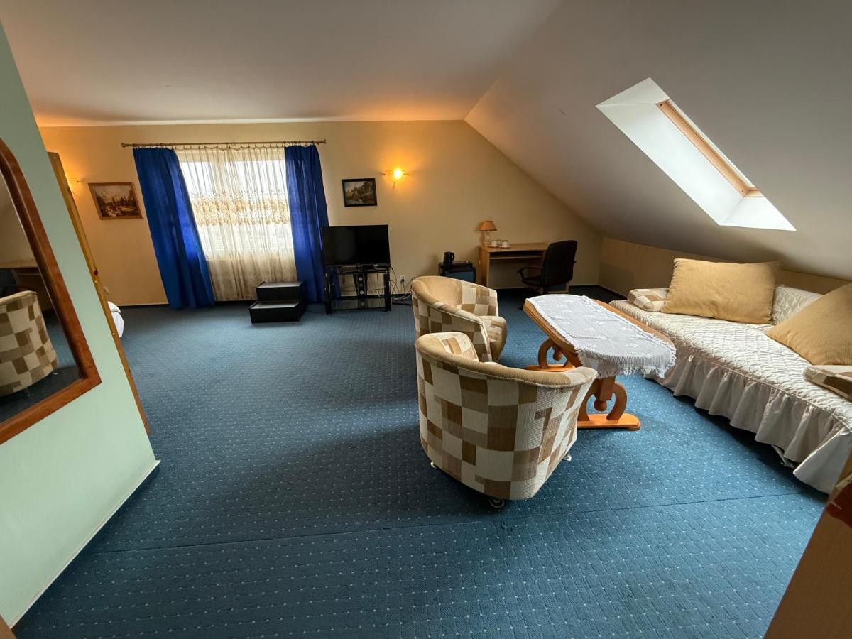 Restaurant & Guest House 