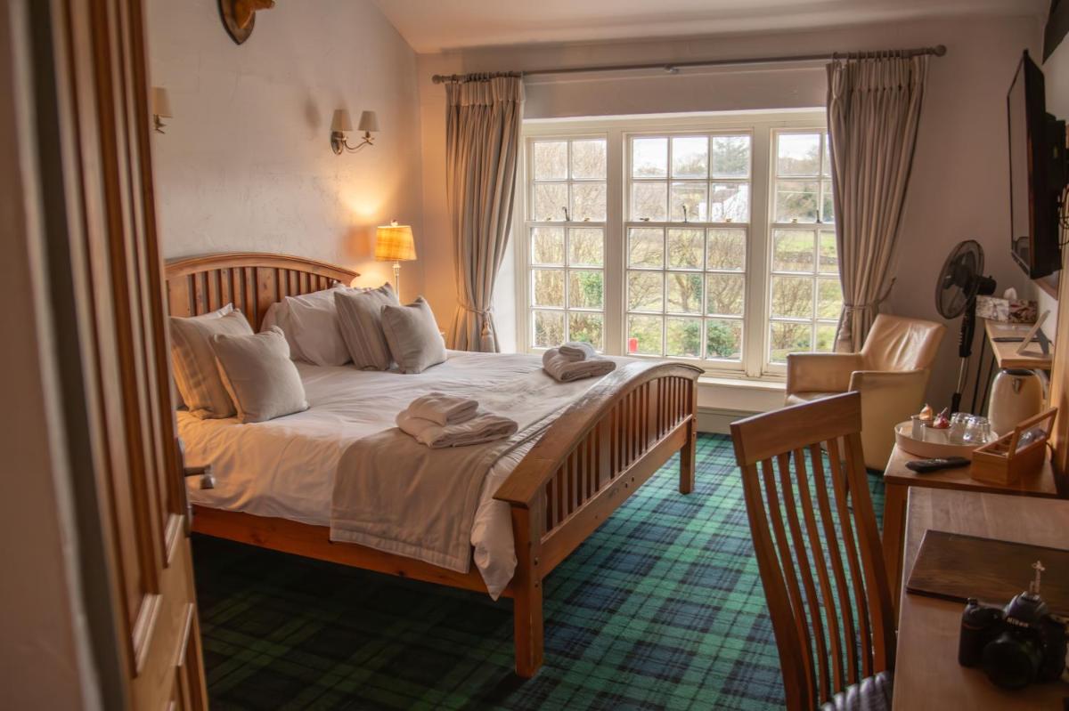 The Brown Horse Inn - Housity