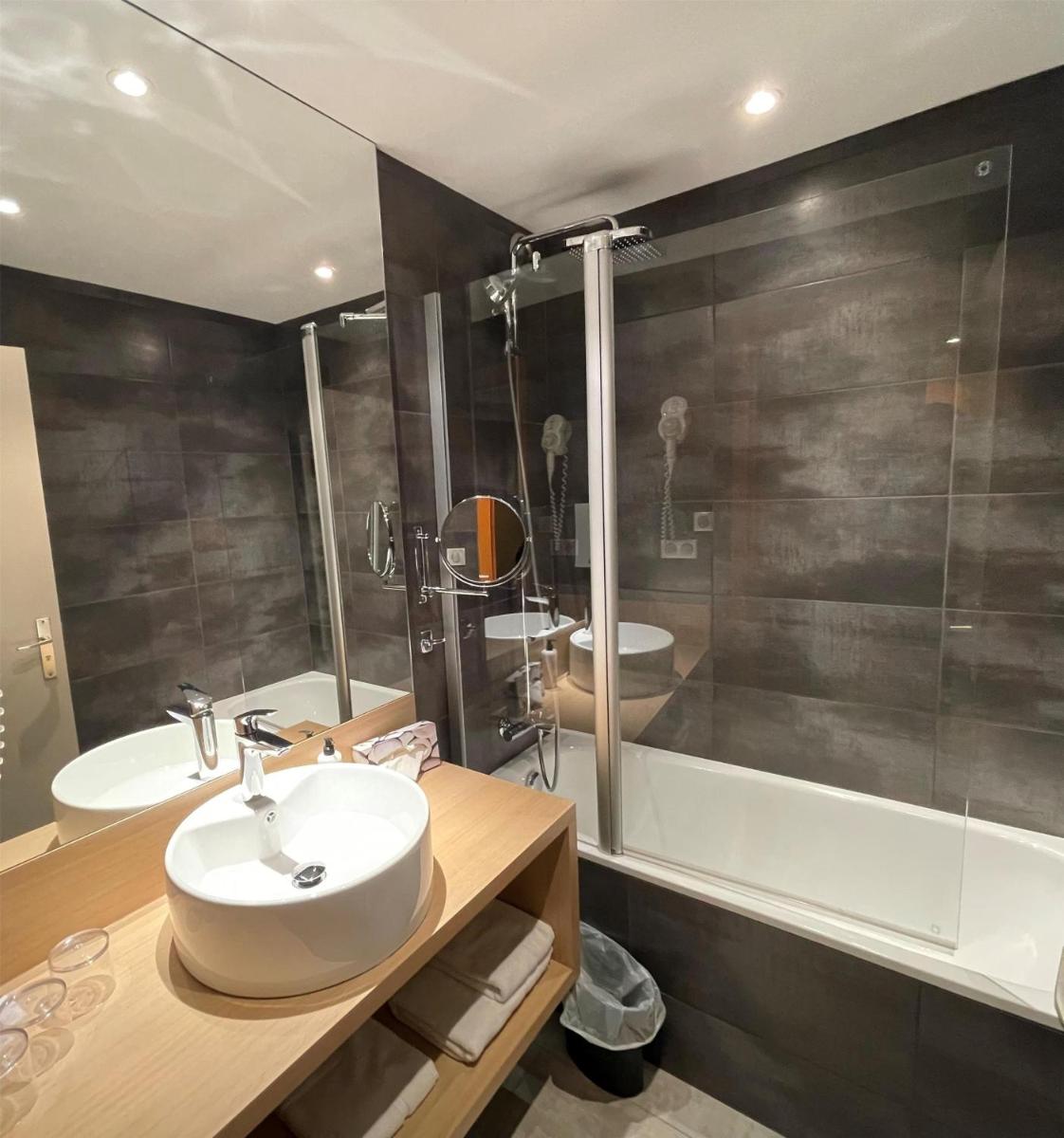 Salle de bains dans l'établissement Best Western Plus Hotel & SPA Le Schoenenbourg
