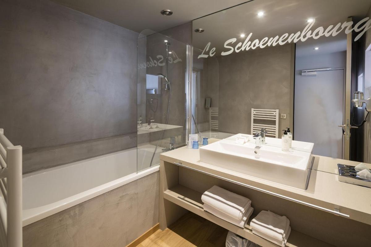 Salle de bains dans l'établissement Best Western Plus Hotel & SPA Le Schoenenbourg