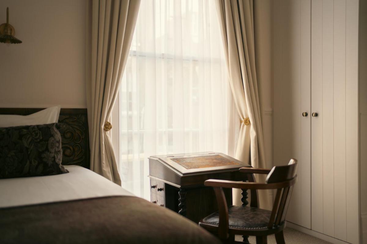 Bower House - Housity