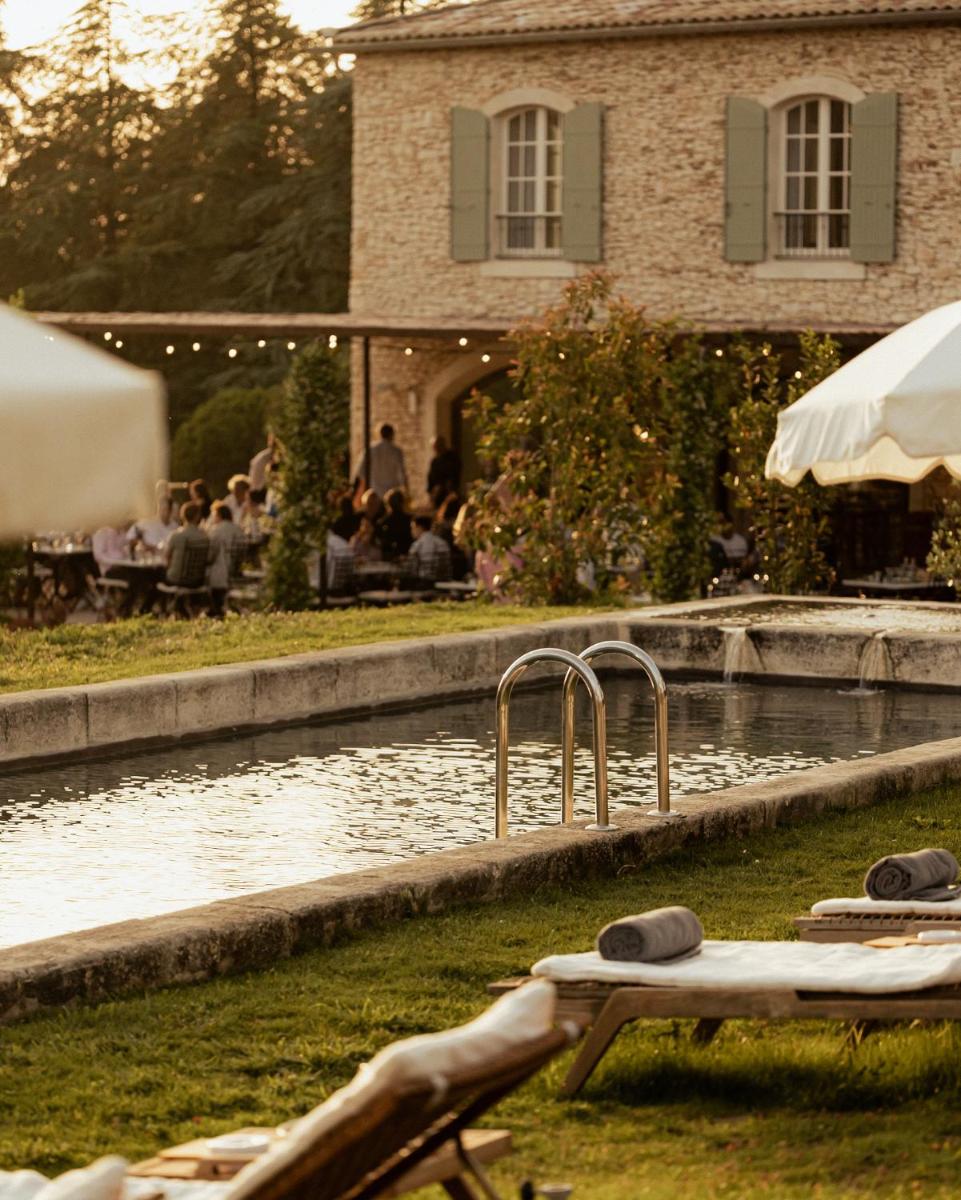 Jardin de l'établissement Capelongue, a Beaumier hotel & Spa