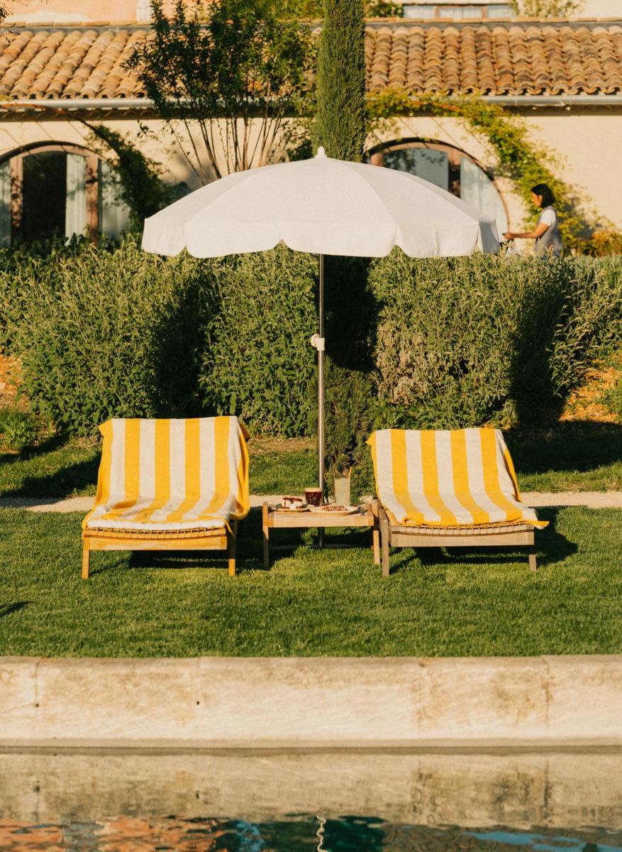 Jardin de l'établissement Capelongue, a Beaumier hotel & Spa