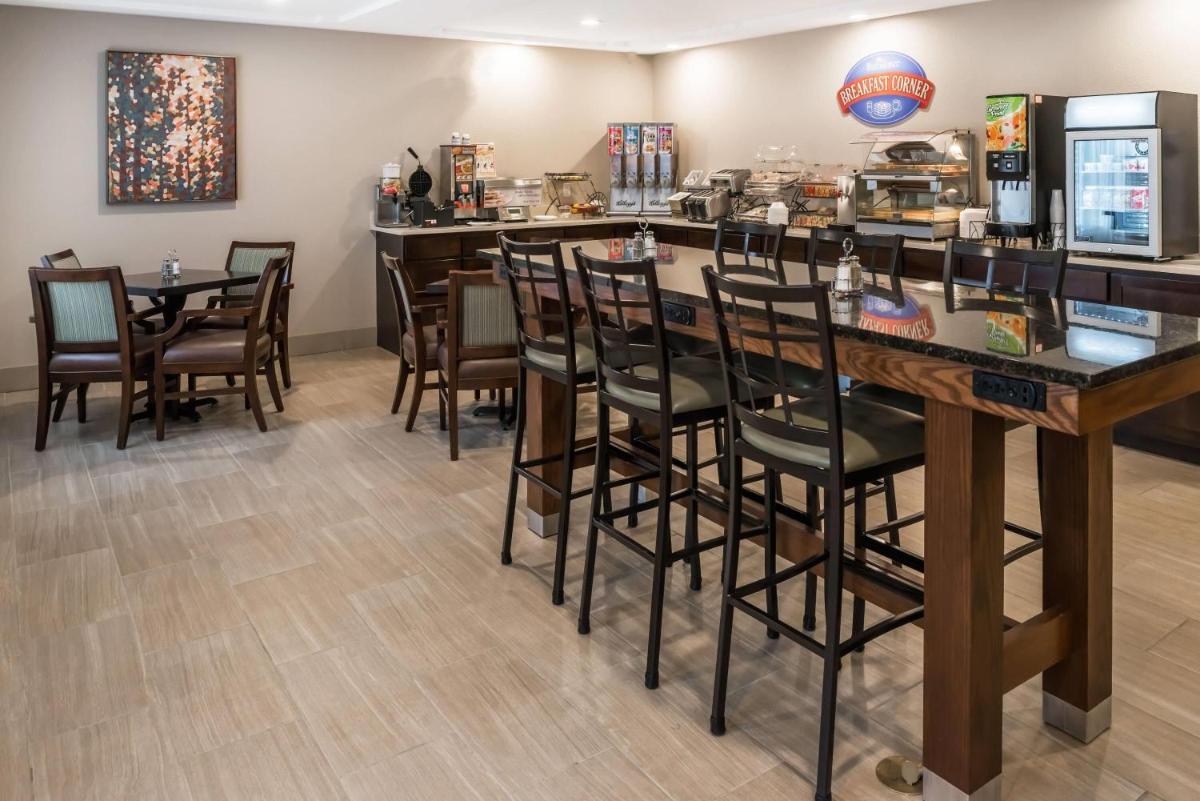 Baymont by Wyndham Fulton - Housity