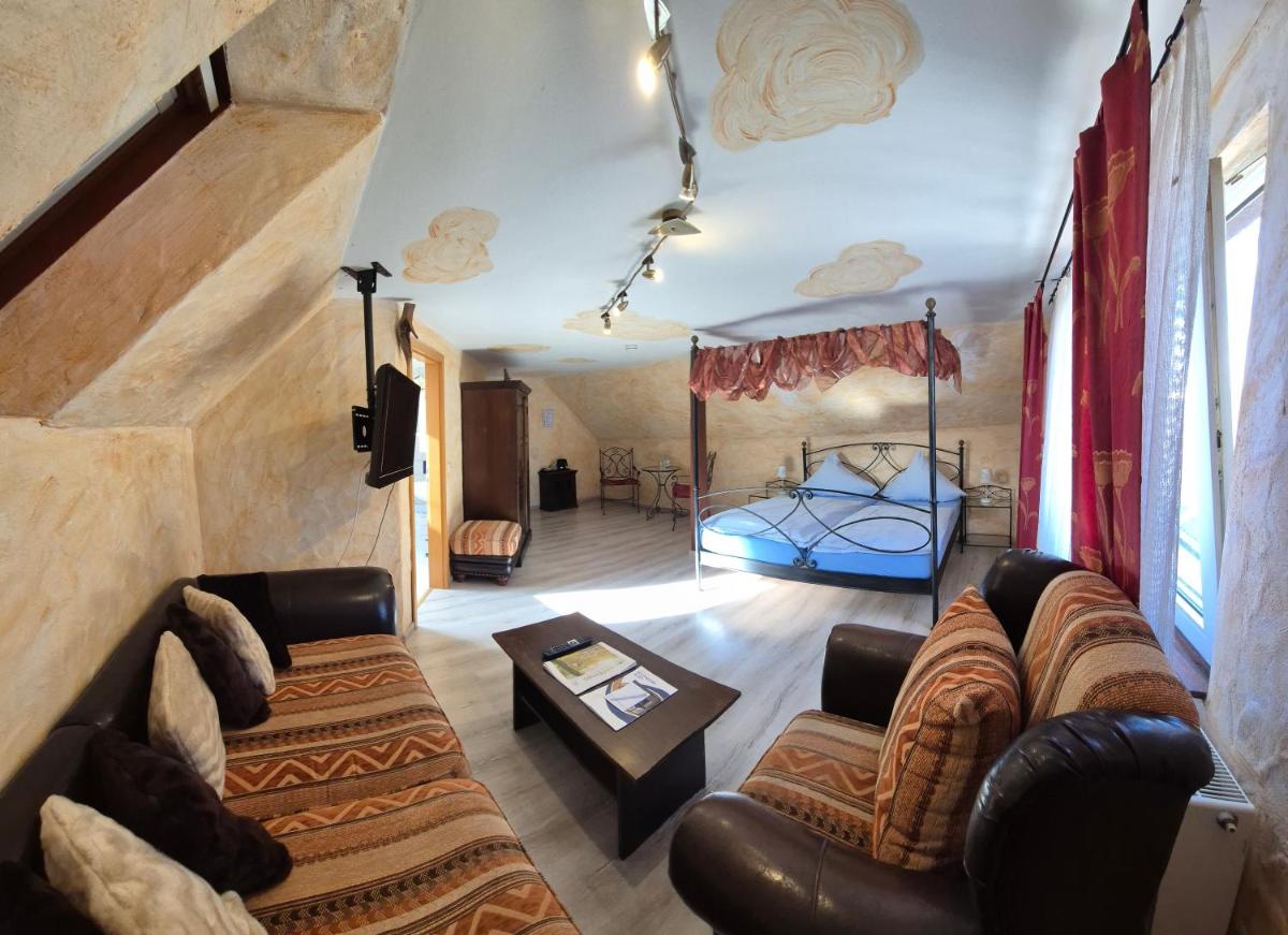 Hotel Restaurant Wolfsschlucht GmbH - Housity