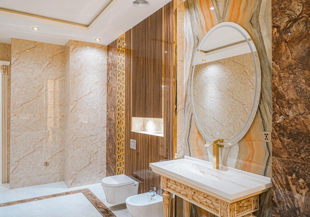 KANGURT Grand Hotel - Housity