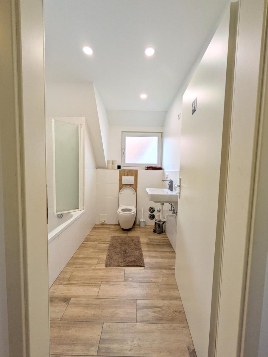 Komfort-Apartment bei Erlangen mit Parkplatz & Balkon - Housity