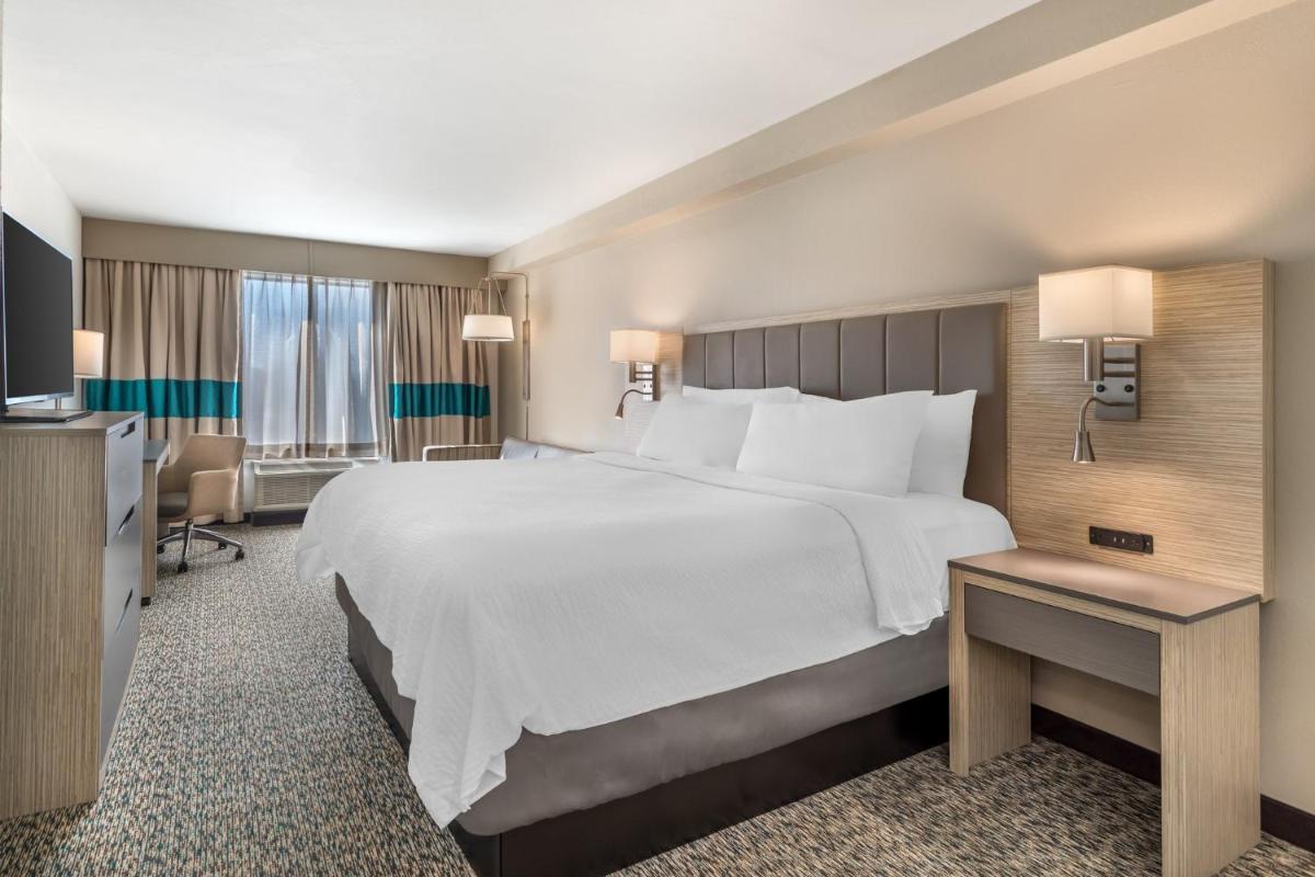 Holiday Inn Knoxville N - Merchant Drive, an IHG Hotel - Housity