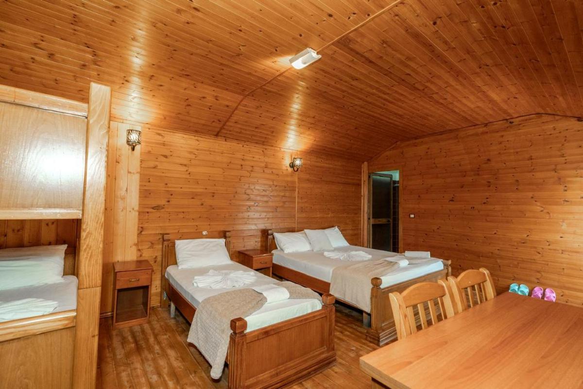 Hotel Bicaj - Housity