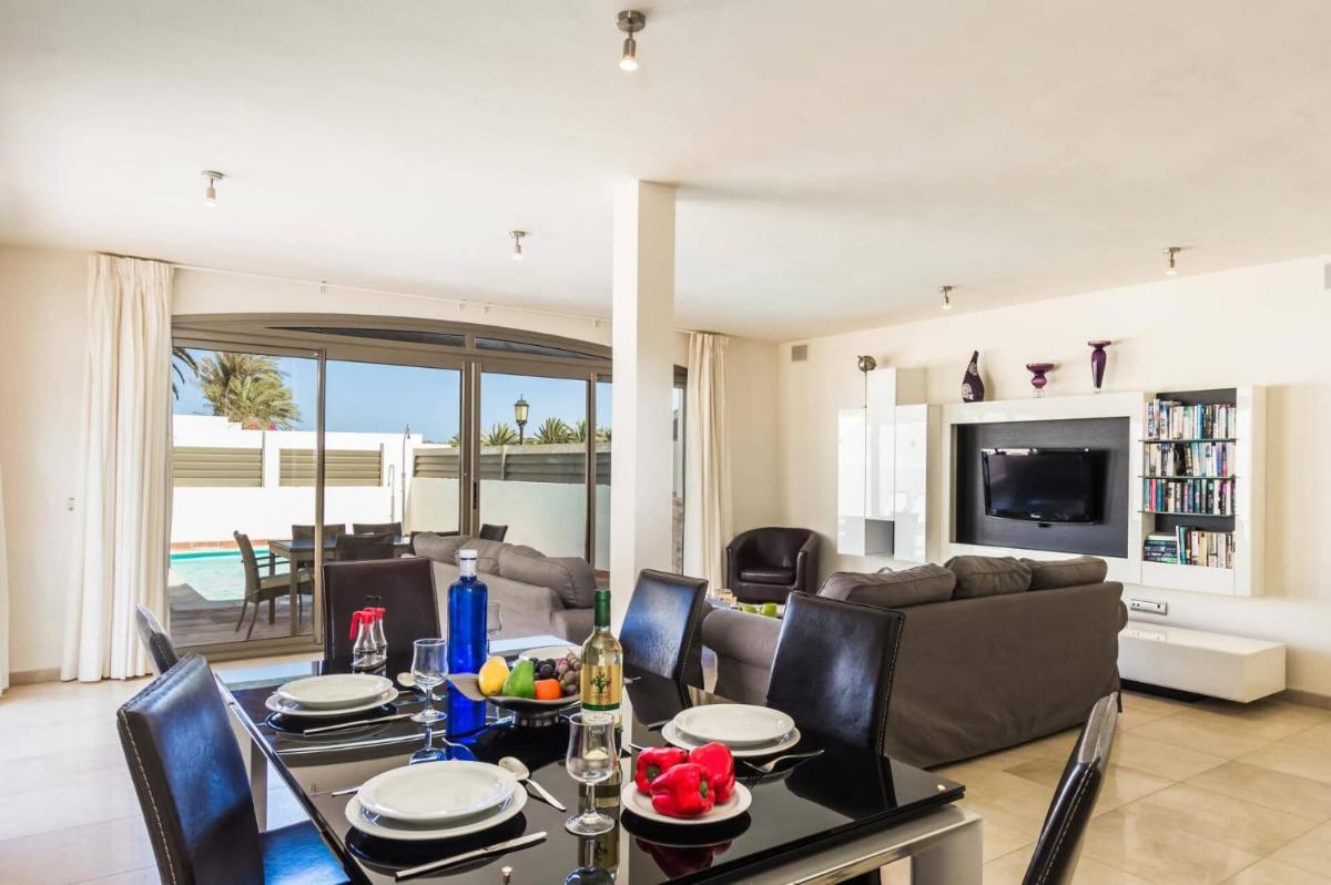 Villa Juliana by Villa Plus - Housity