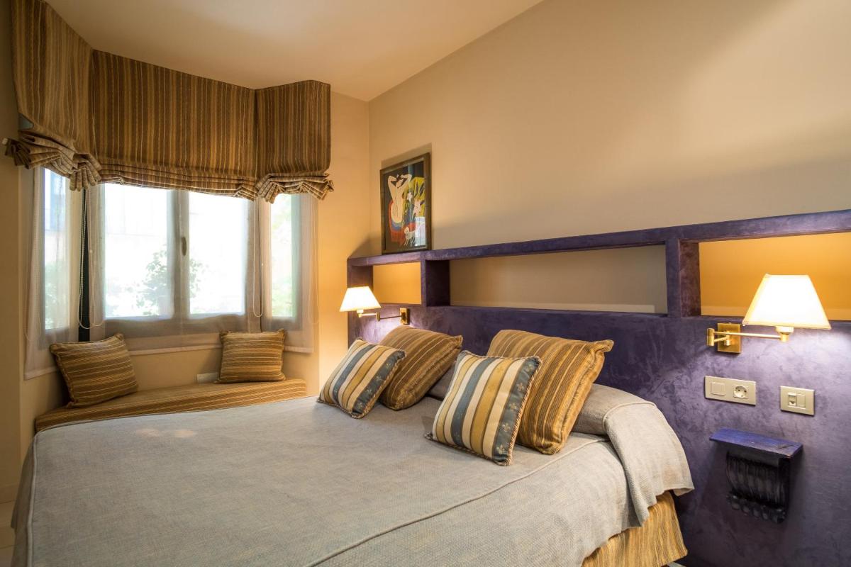 Apartaments Suites Sant Jordi - Housity