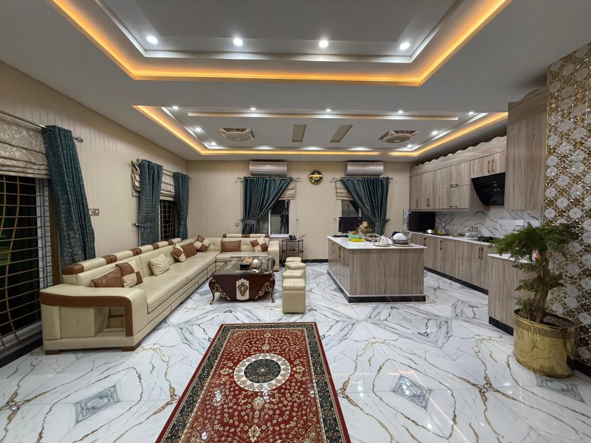Royal Guest House - Hizvo