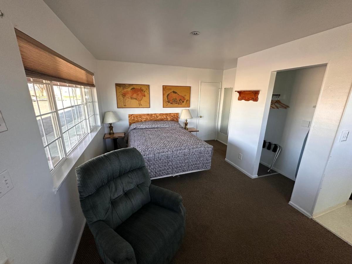Rim Rock Motel - Housity