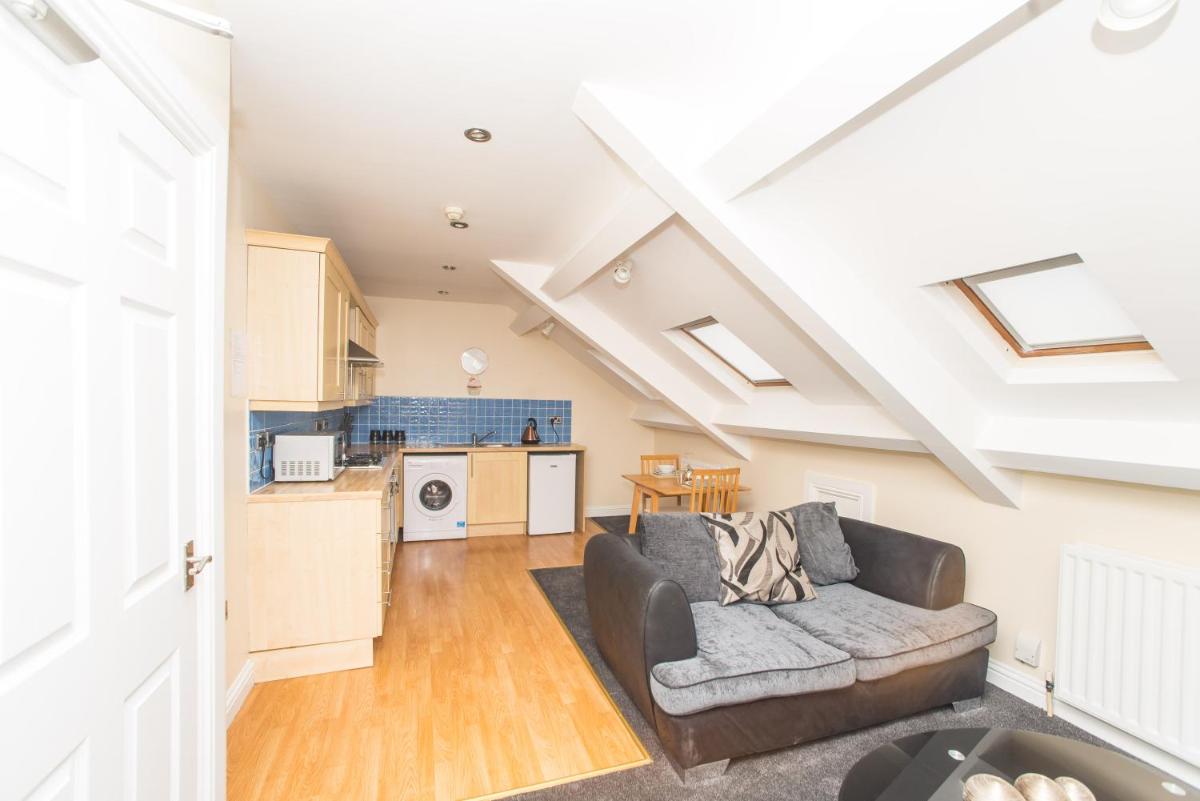 Flex Lets - Azalea Terrace Apartments - Housity