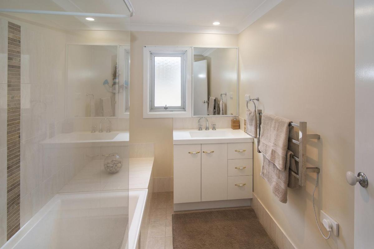 Sea La Vie - Housity