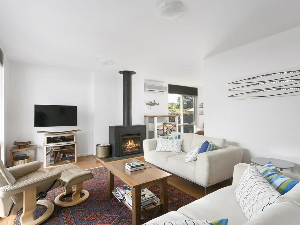 Front Beach Shack - renovated house in a quiet location - Housity