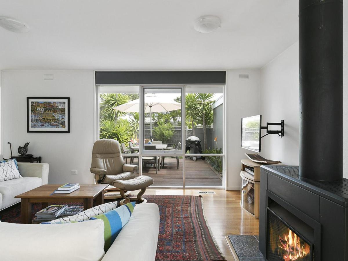 Front Beach Shack - renovated house in a quiet location - Housity