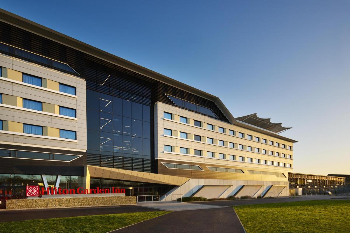Hilton Garden Inn Silverstone - Housity