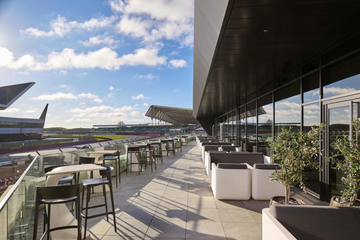 Hilton Garden Inn Silverstone - Housity