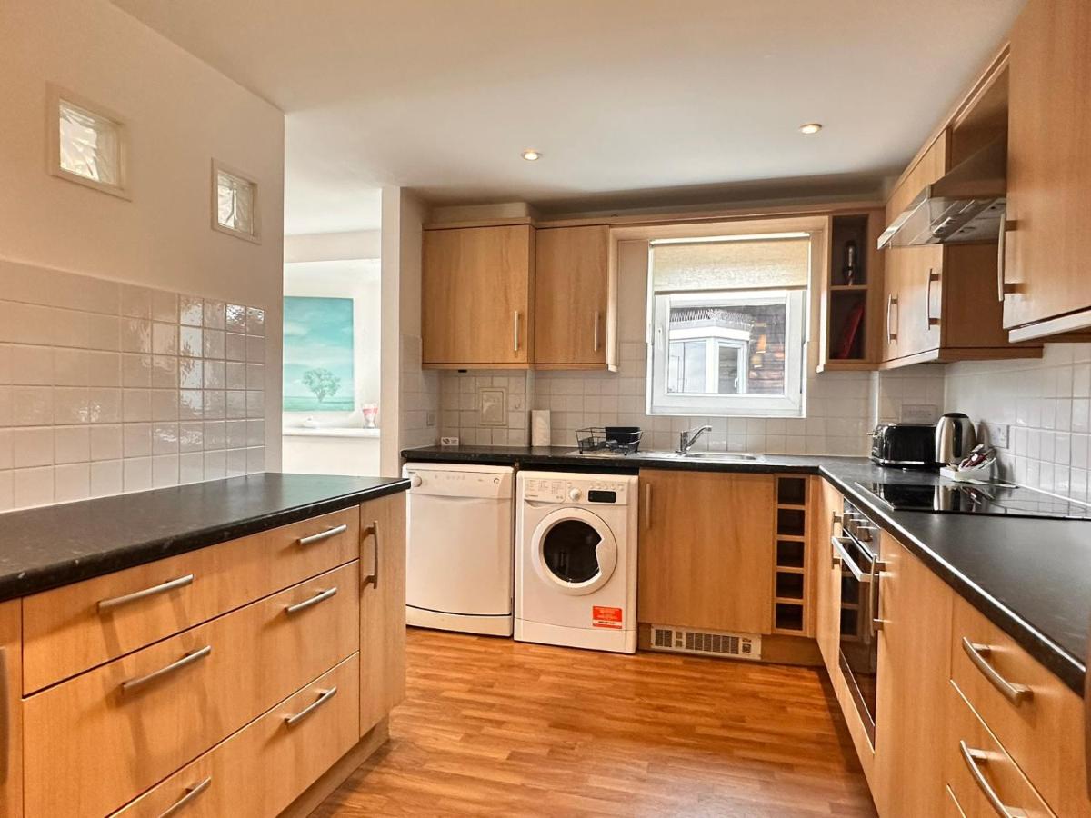 Two Bed Two Bath Apartments at Pavilions by Accommodation Windsor Ltd - Housity