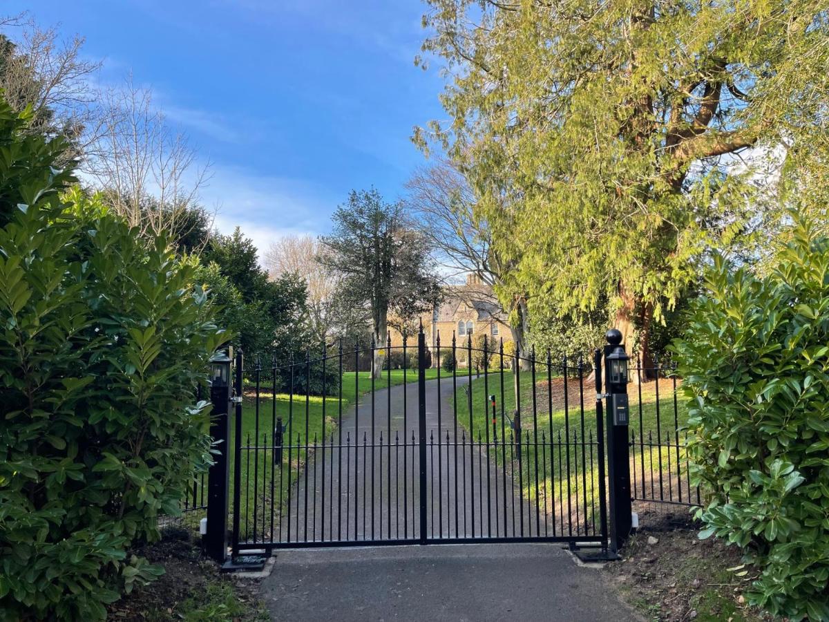 The Rectory Lacock - Boutique Bed and Breakfast - Housity