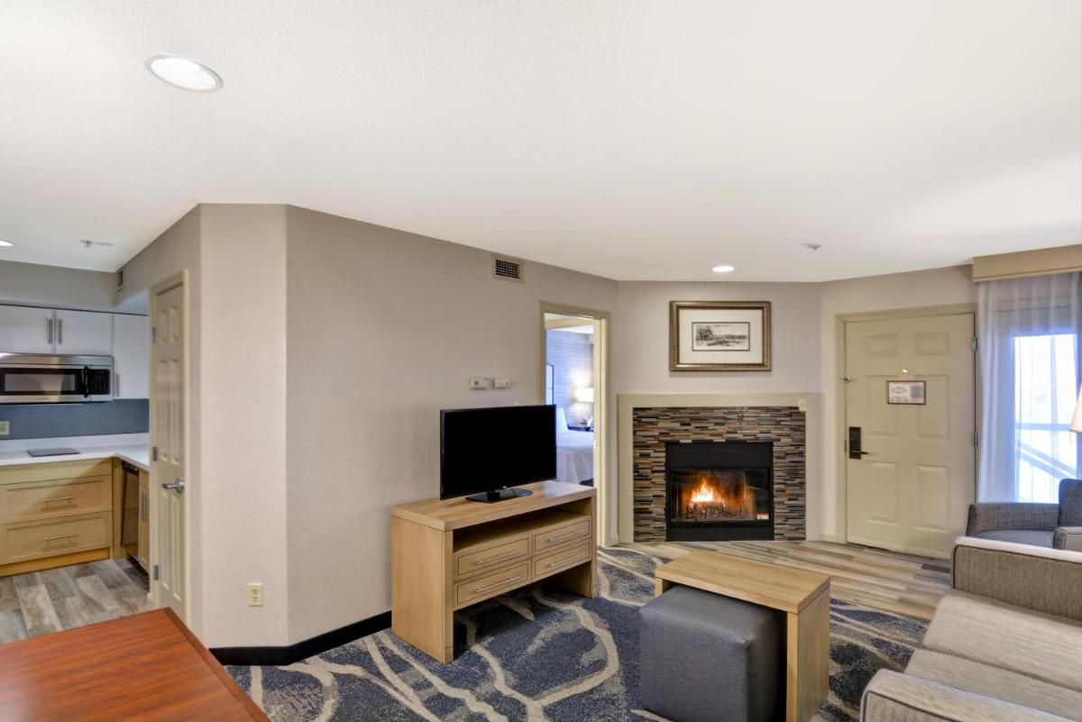 Homewood Suites by Hilton Windsor Locks Hartford - Housity