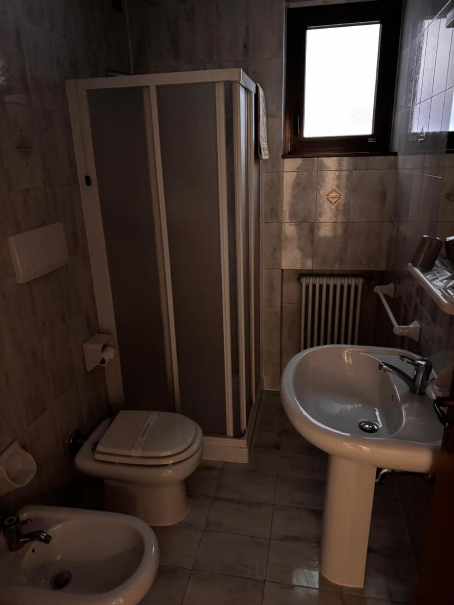 Hotel Rey's - Housity