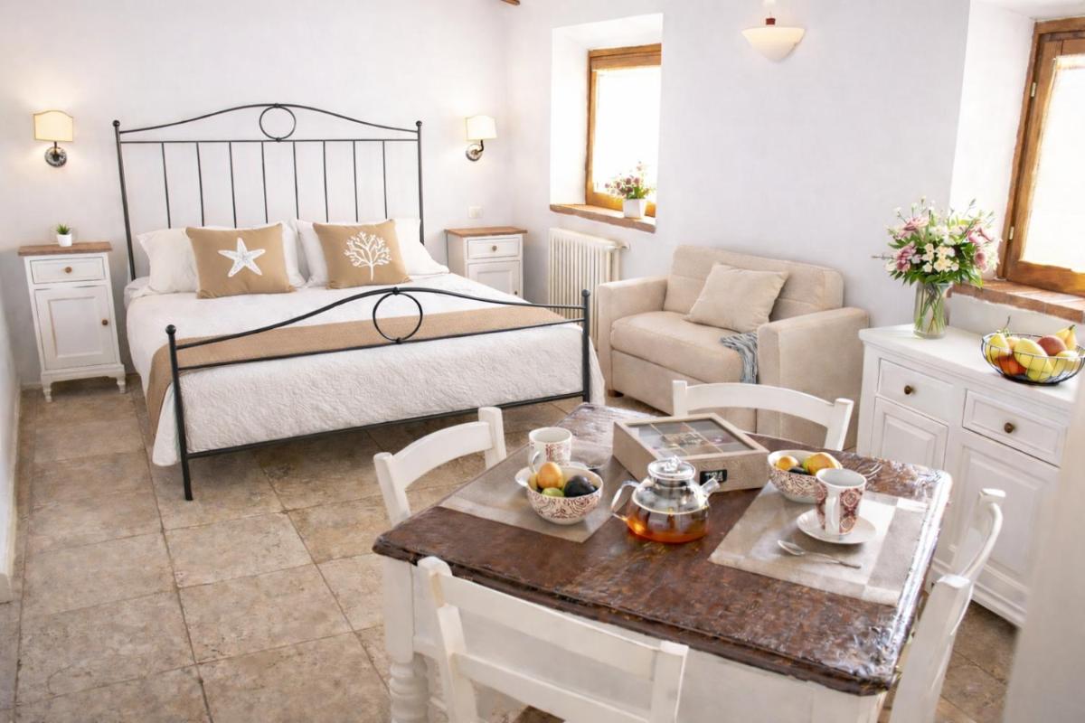 Casa AUREA Tre Posti Letto a 30 metri dal Mare - Housity