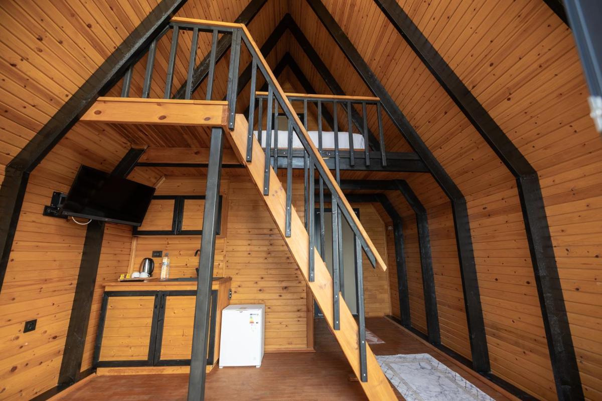 Roseira Bungalov - Housity