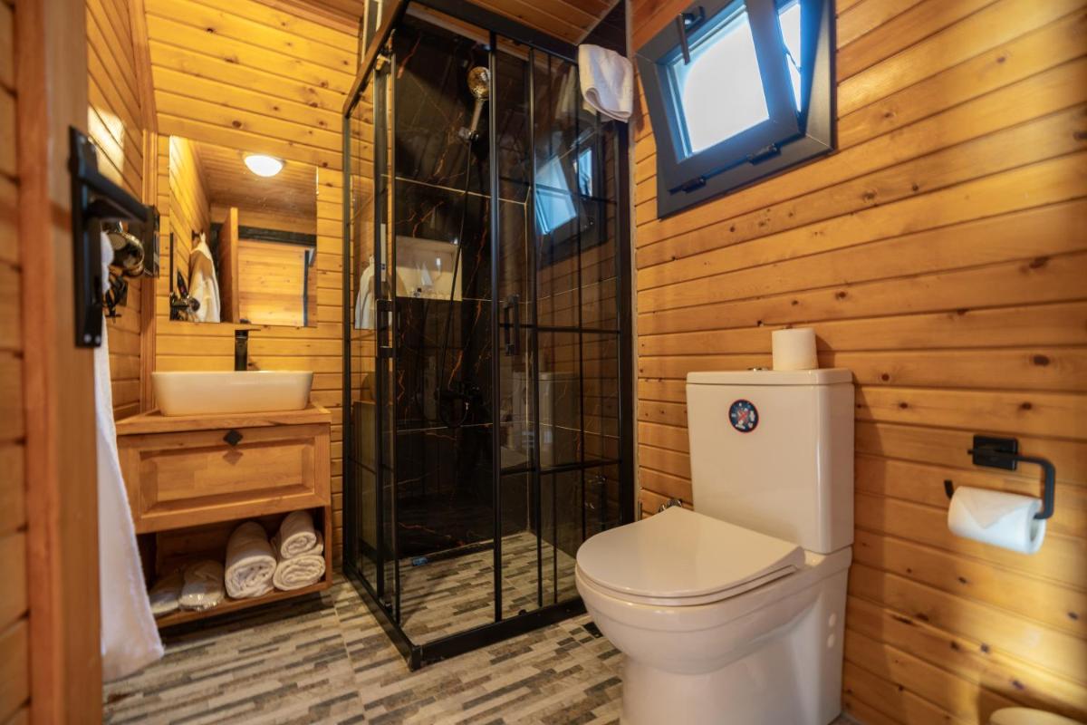 Roseira Bungalov - Housity