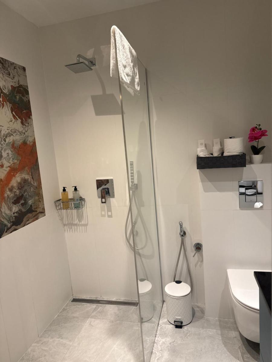 Luxuroom - Housity