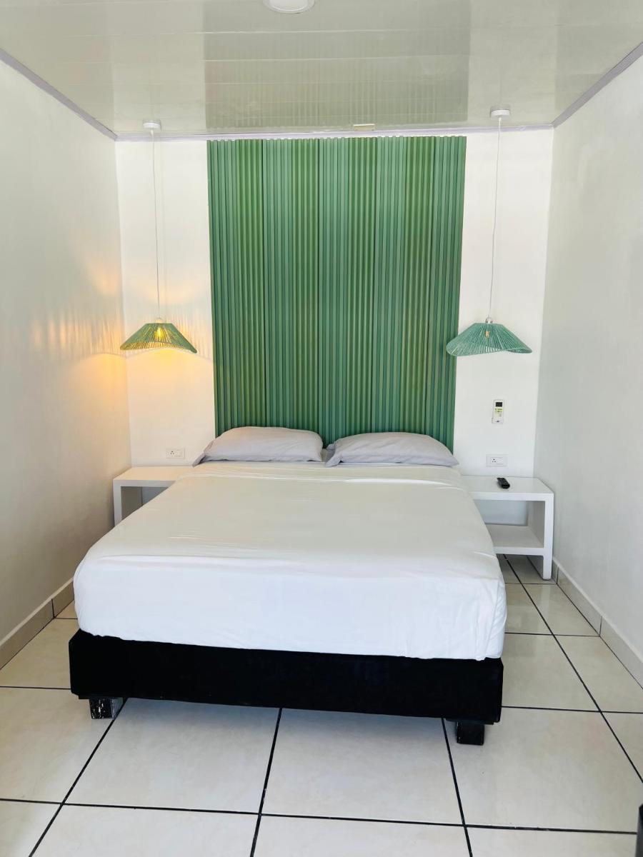 Island Vibes - Housity