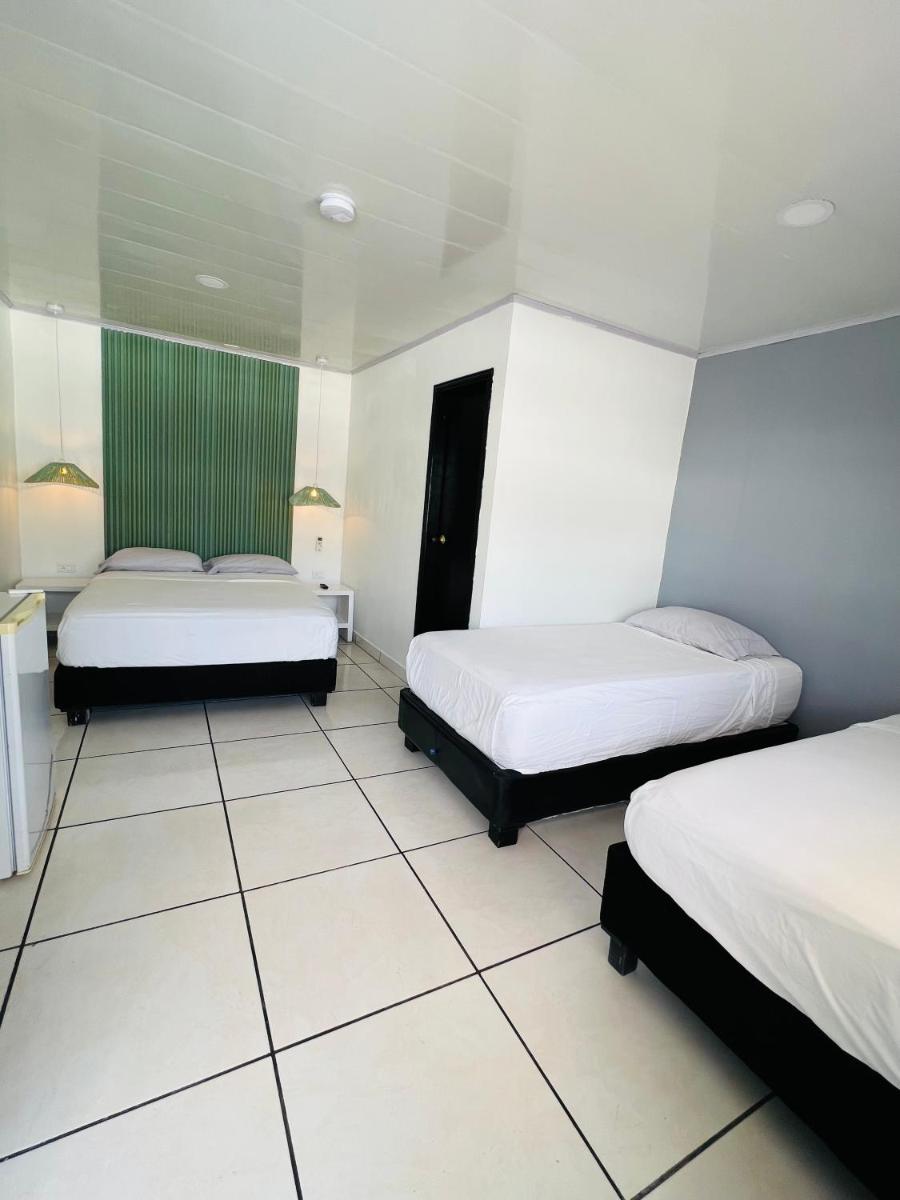 Island Vibes - Housity
