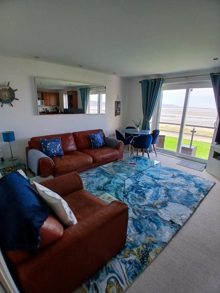 Sea view apartment at the beach! - Housity