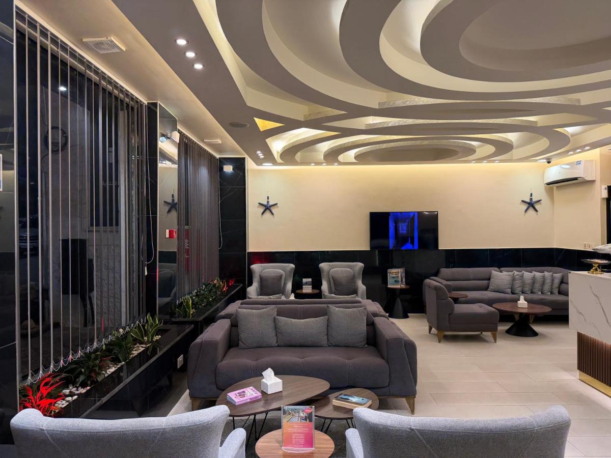 TAJ Hotel - Housity