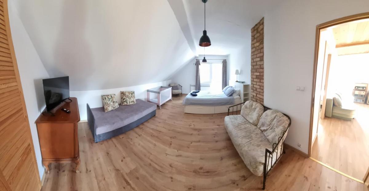 Riverside Stay at Stary Rynek - billiards, foosball and arcade games, - Housity