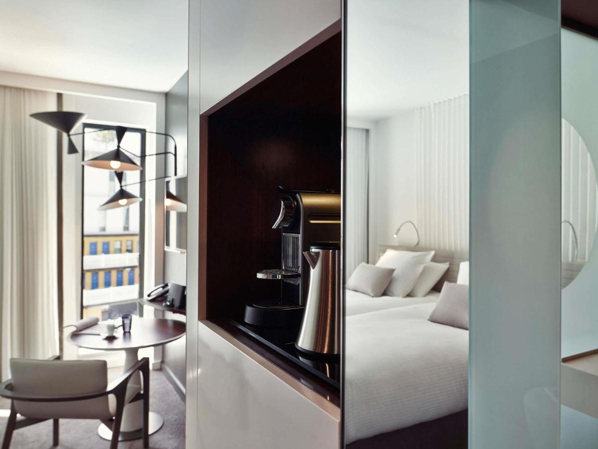 Un ou plusieurs lits dans un hébergement de l'établissement Molitor Hotel & Spa Paris - MGallery Collection