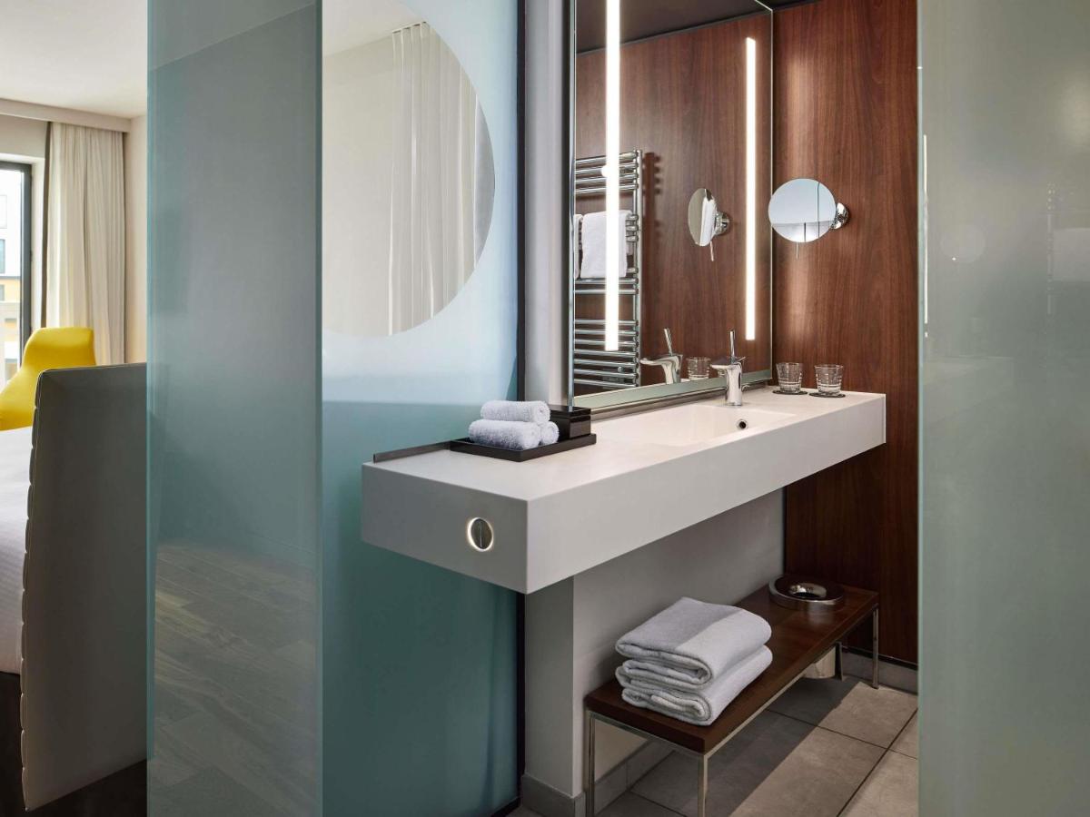 Salle de bains dans l'établissement Molitor Hotel & Spa Paris - MGallery Collection
