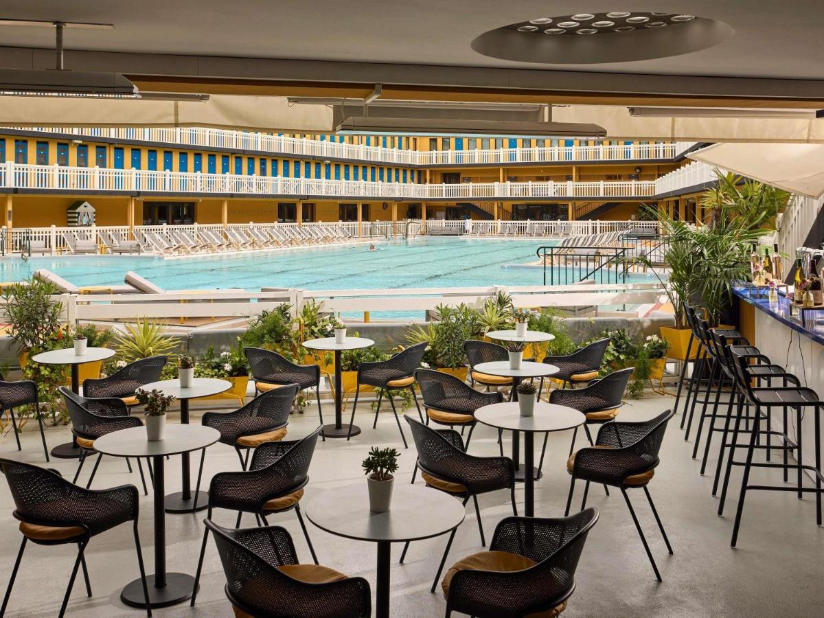 Piscine de l'établissement Molitor Hotel & Spa Paris - MGallery Collection ou située à proximité