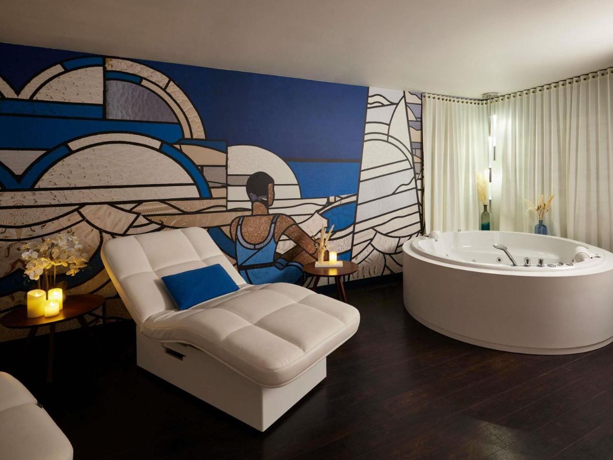 Coin salon dans l'établissement Molitor Hotel & Spa Paris - MGallery Collection