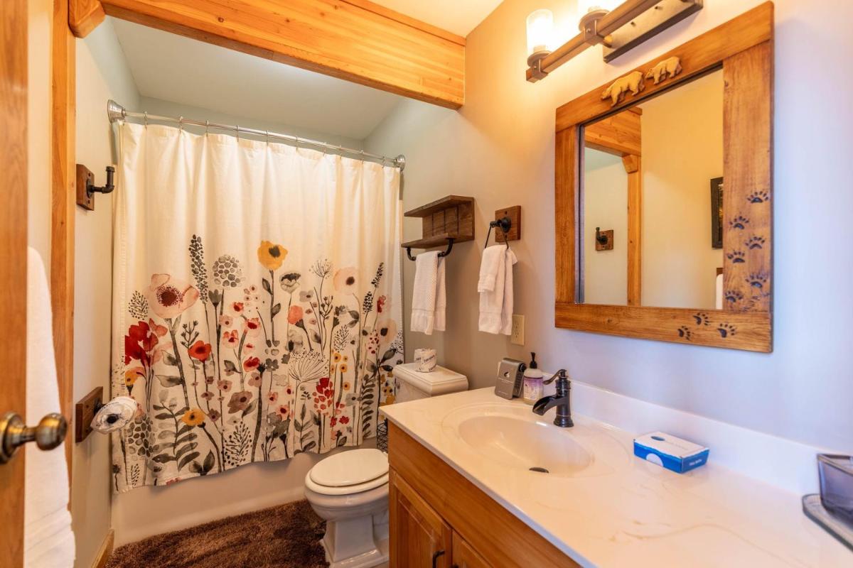 Mountaineer Manor - Housity