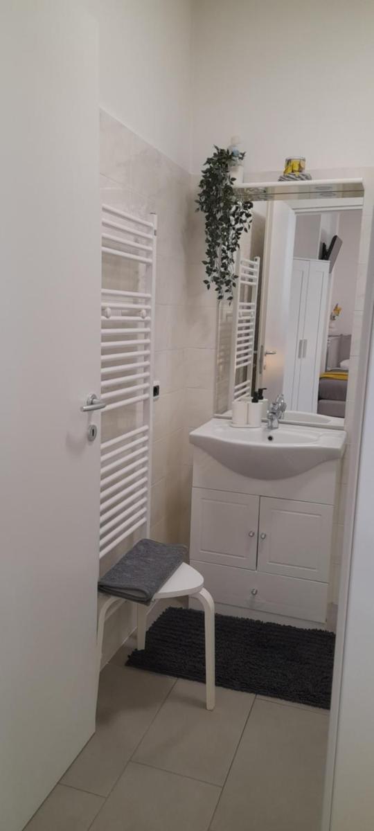 Cristel malpensa room - Housity