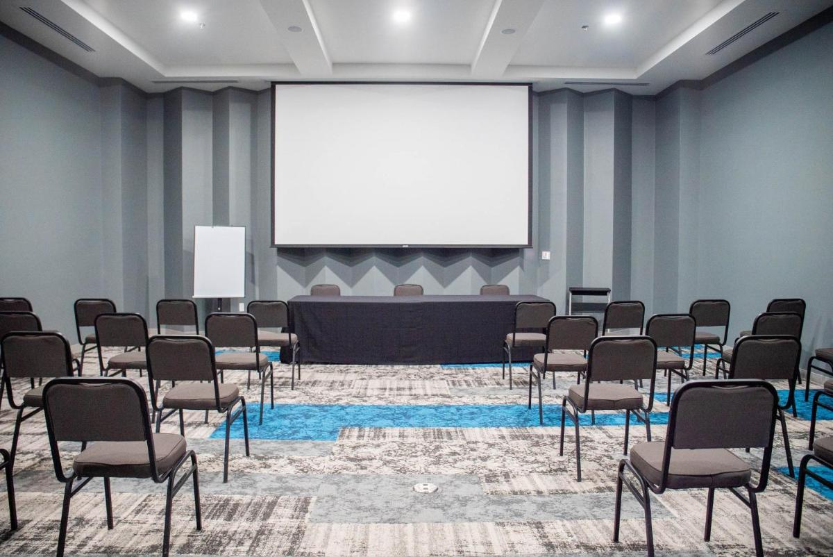 Holiday Inn Express & Suites - Tijuana Otay by IHG - Housity