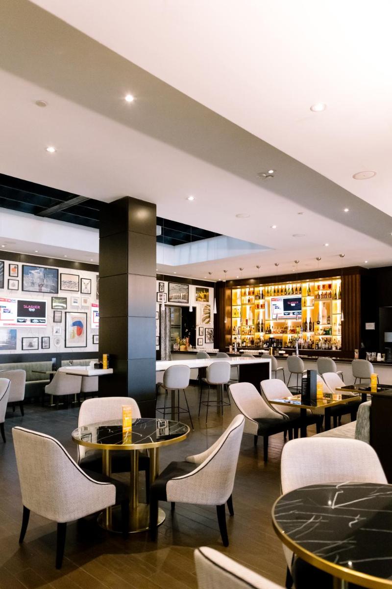 Pan Pacific Toronto - Housity