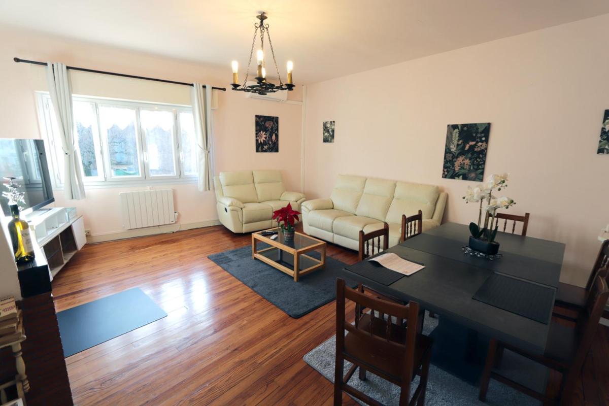 APPARTEMENT 1 à 9 personnes Hagetmau coeur de ville - Housity