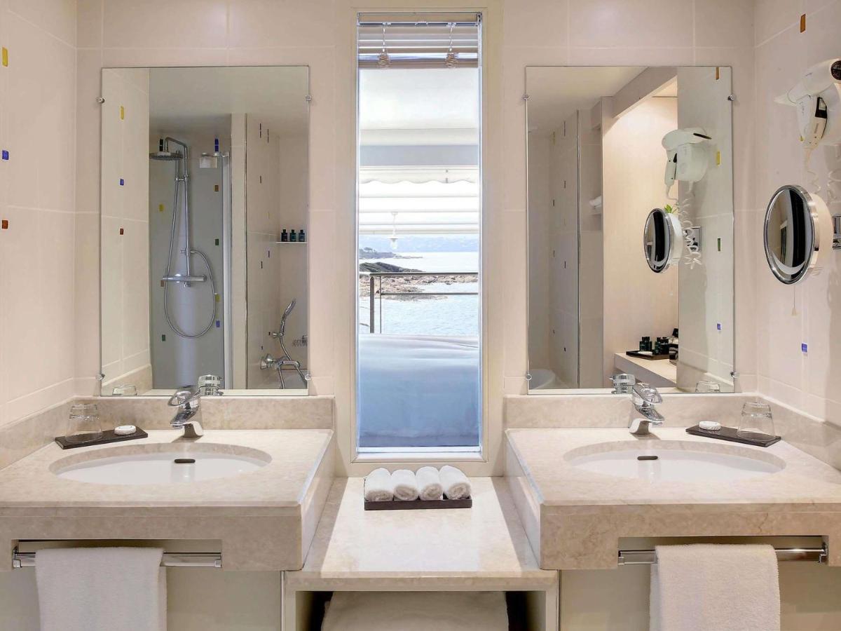 Salle de bains dans l'établissement Sofitel Golfe d'Ajaccio Thalassa Sea & Spa